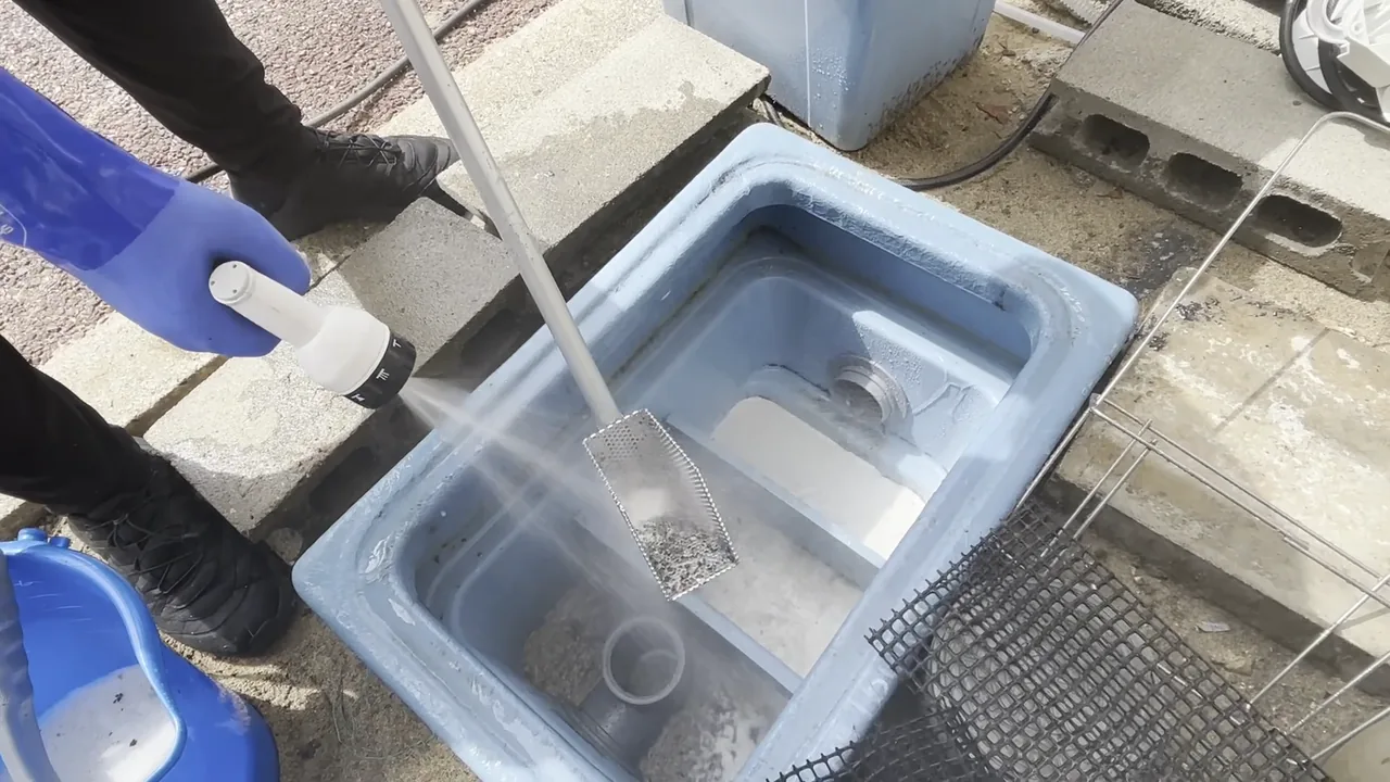 STEP6 残渣をすくう（動画サムネイル）